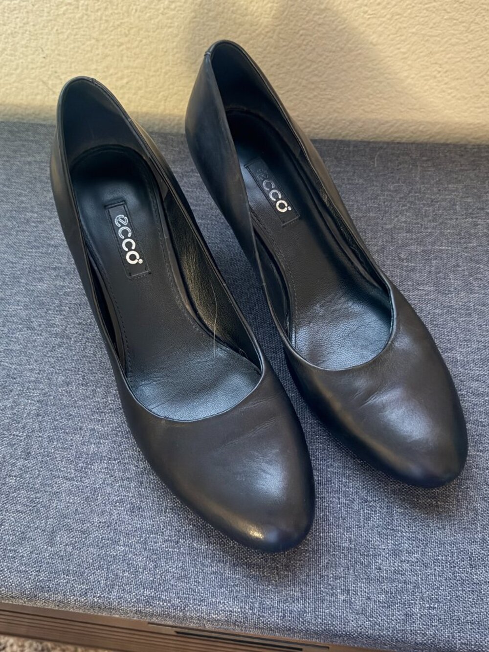 ECCO Black Leather Wedge Pumps, Women's Size 40
